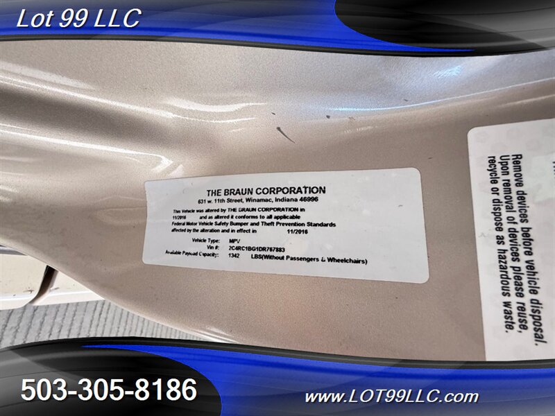 Used 2013 Chrysler Town & Country Touring FWD image 52