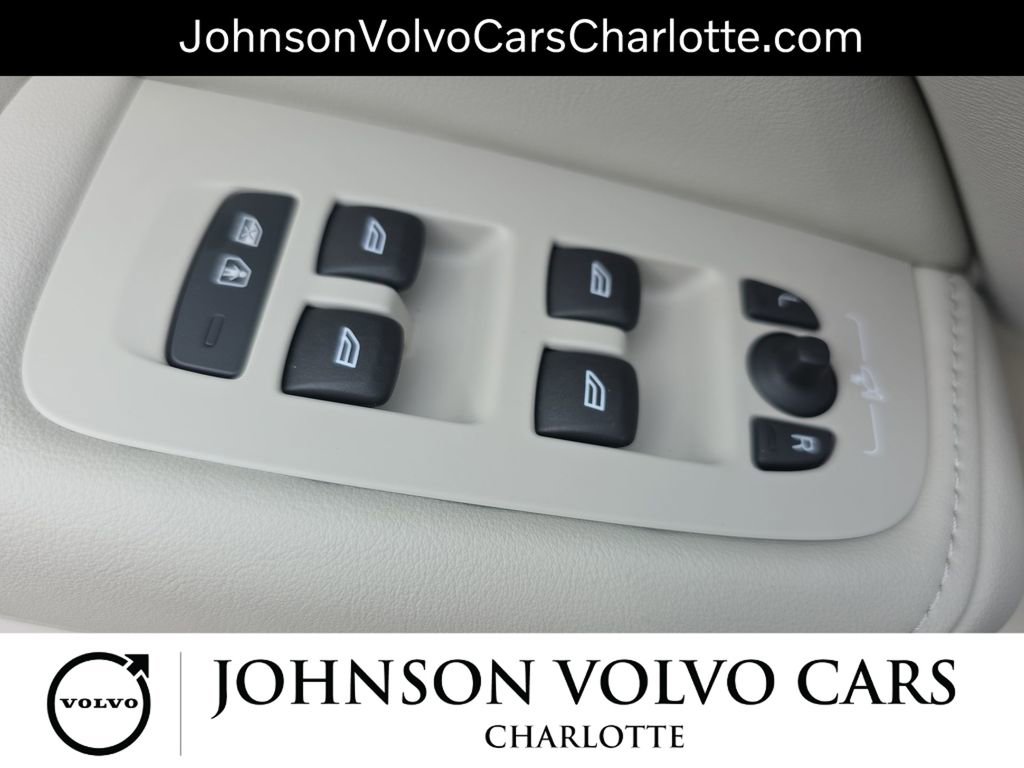New 2026 Volvo XC60 T8 Ultra w/ Protection Package Premier image 30