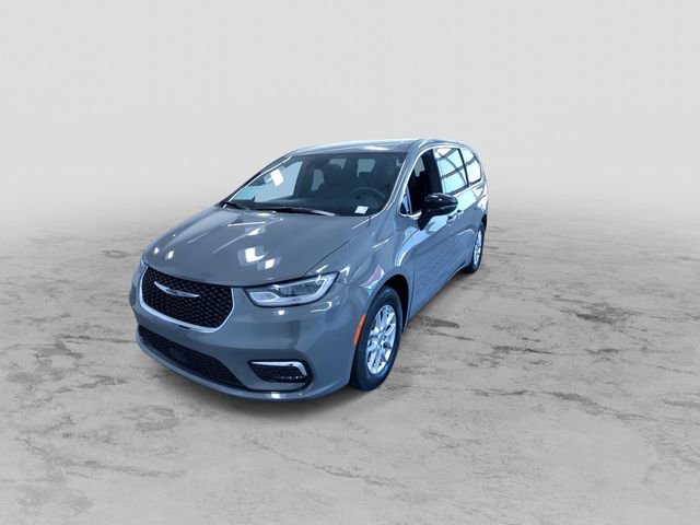 Used 2025 Chrysler Pacifica Select FWD image 6