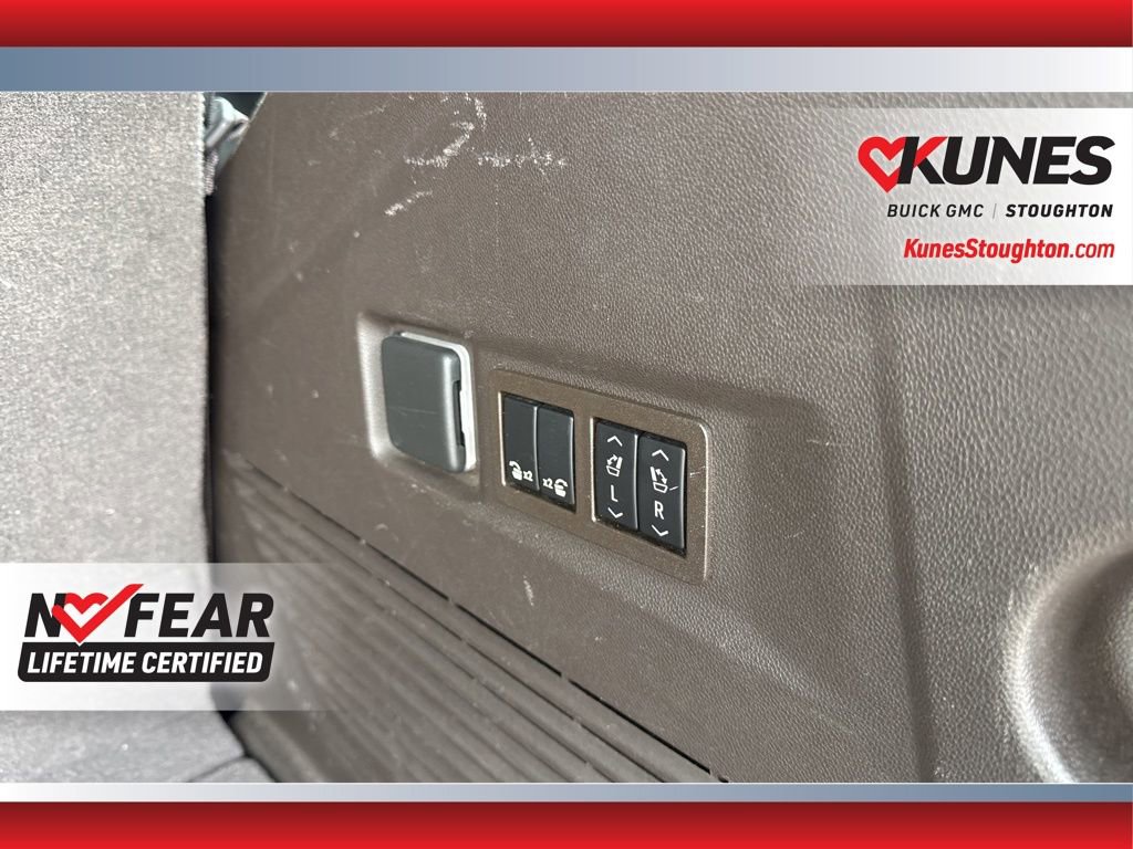 Used 2021 GMC Yukon Denali w/ Denali Premium Package image 21