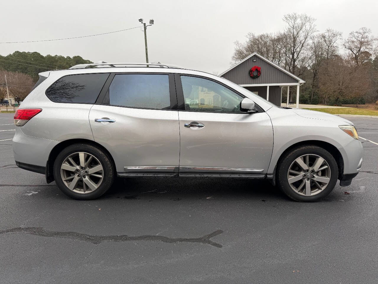 Used 2014 Nissan Pathfinder Platinum w/ Platinum Premium Package image 9