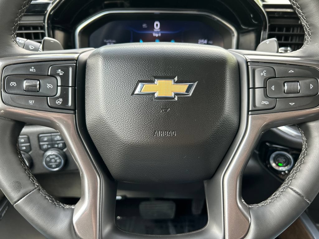Used 2024 Chevrolet Silverado 1500 High Country w/ Technology Package AWD/4WD image 9