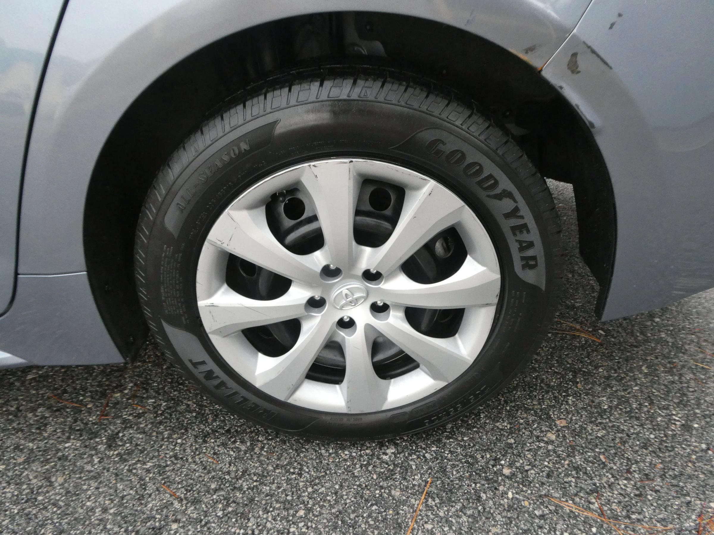 Used 2022 Toyota Corolla LE FWD image 30