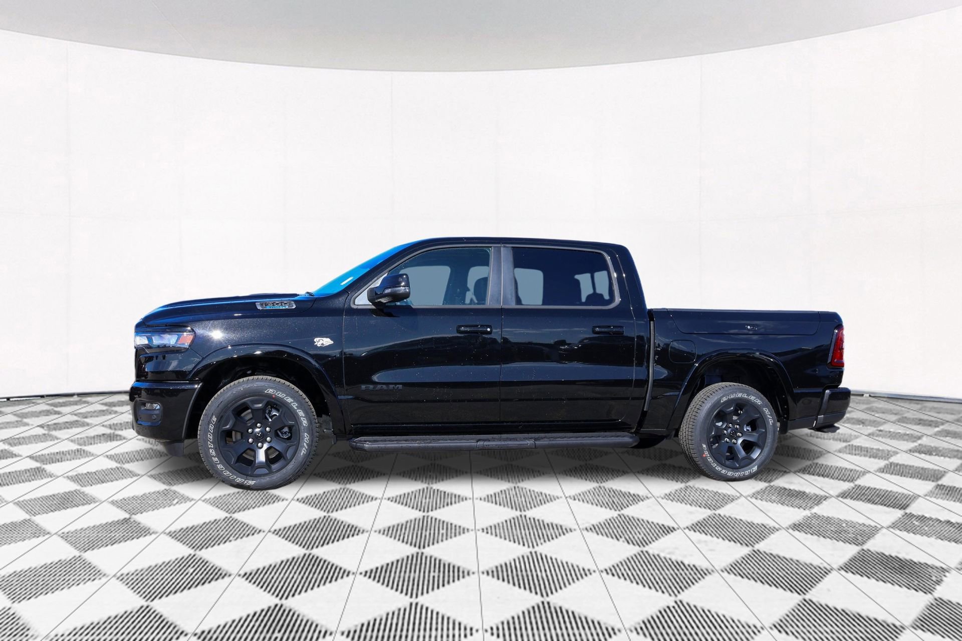 New 2026 RAM 1500 4x4 Crew Cab image 8