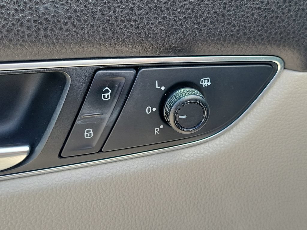 Used 2019 Volkswagen Passat 2.0T Wolfsburg w/ Wheels & Sunroof Package FWD image 18