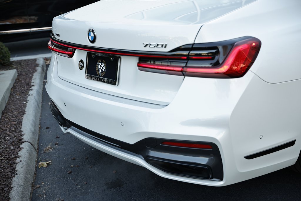 Used 2022 BMW 750i xDrive w/ Luxury Rear Seating Package image 9