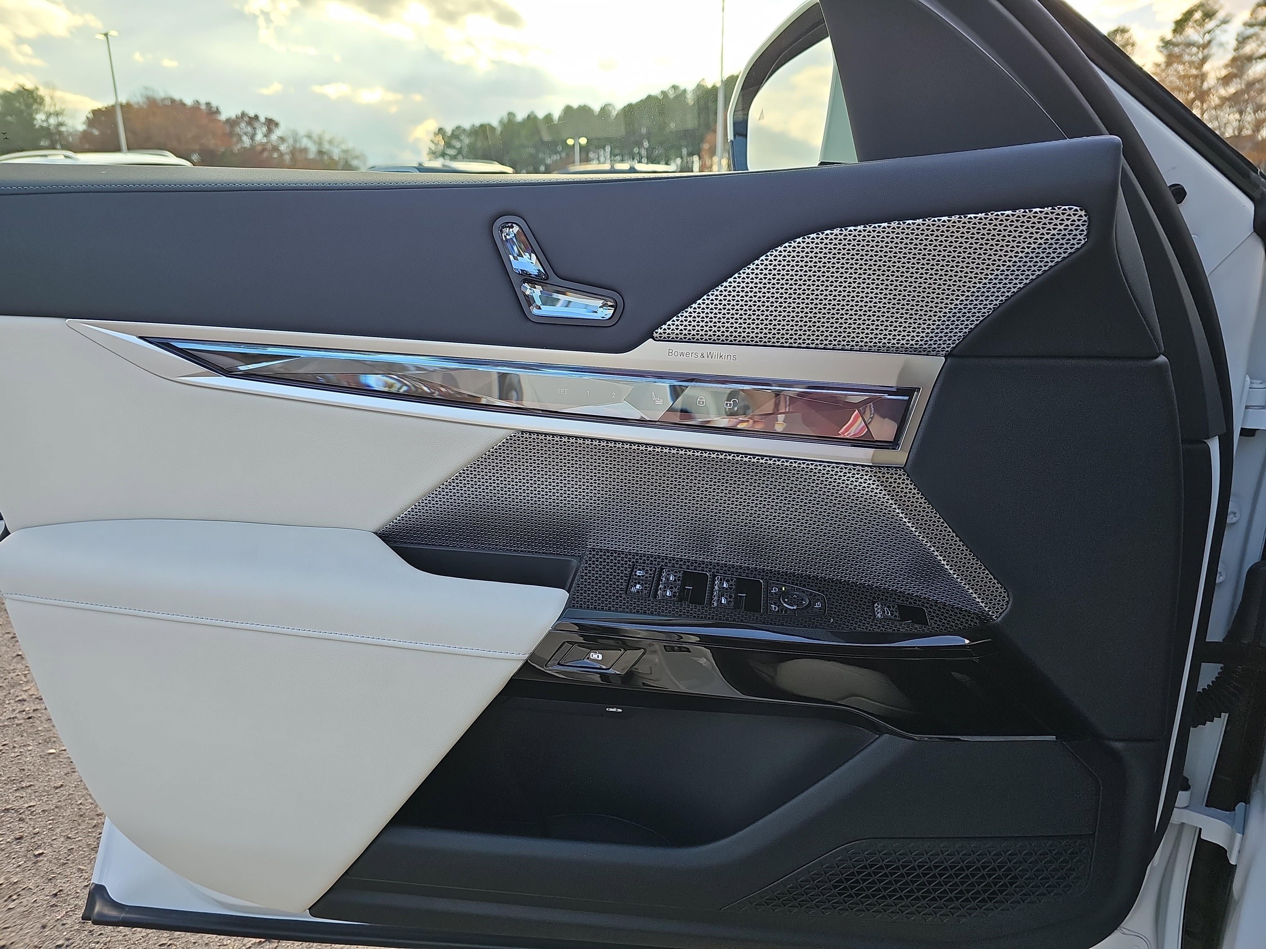 New 2026 BMW 740i xDrive w/ Executive Package image 28