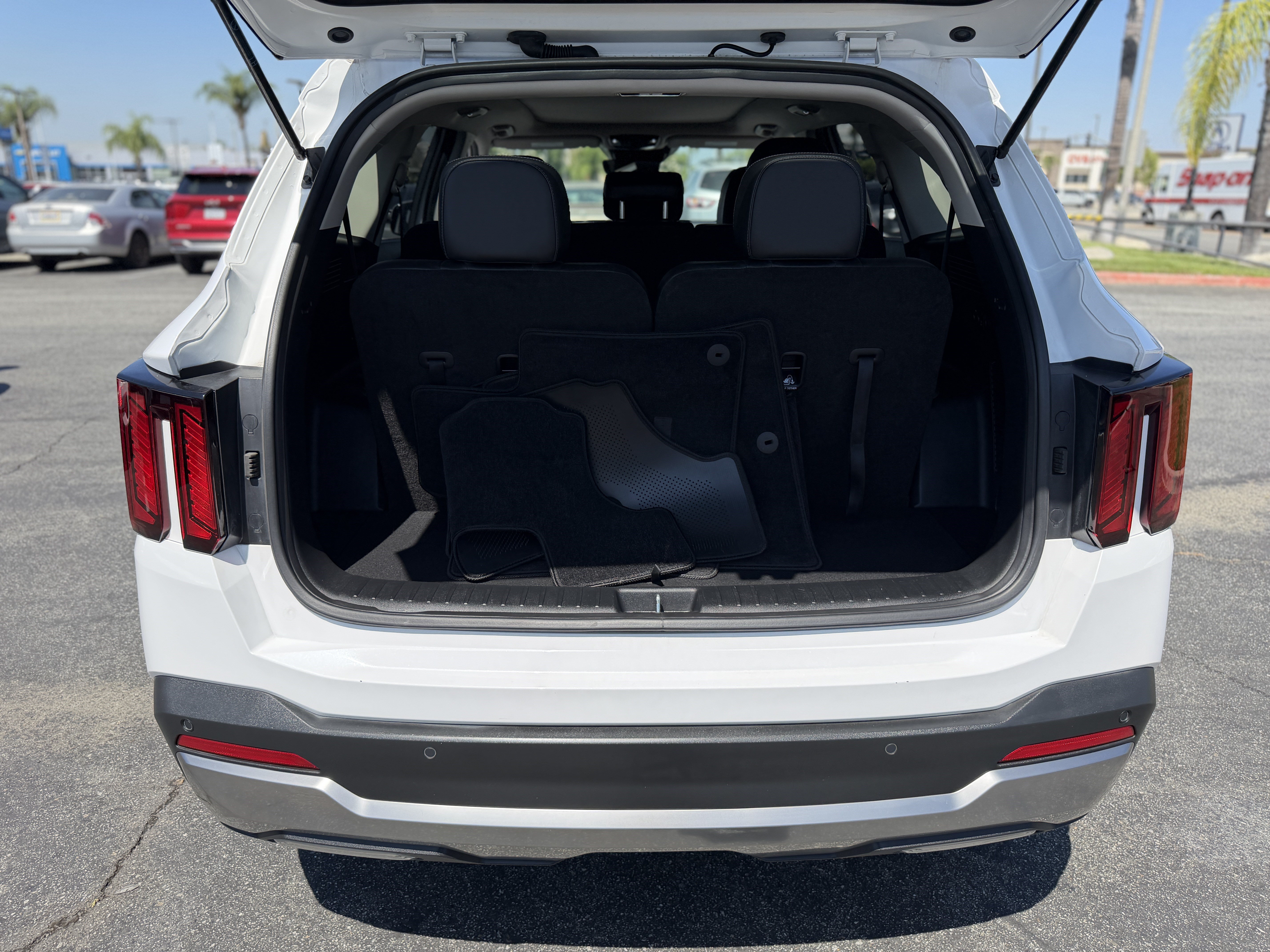 Certified 2025 Kia Sorento S w/ Panoramic Sunroof Package FWD image 10