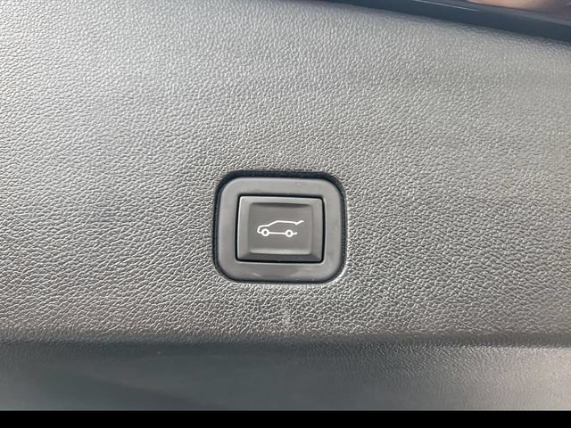Certified 2023 Cadillac XT6 Luxury w/ LPO, Floor Liner Package AWD/4WD image 31