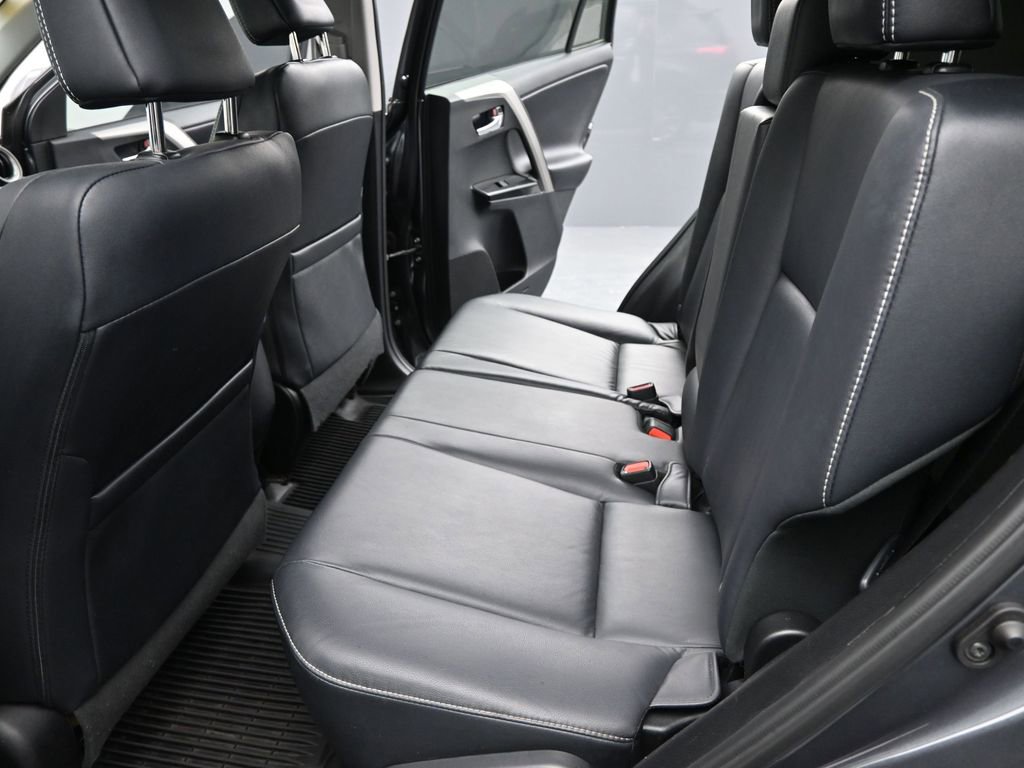 Used 2018 Toyota RAV4 Limited w/ Advanced Technology Package image 15