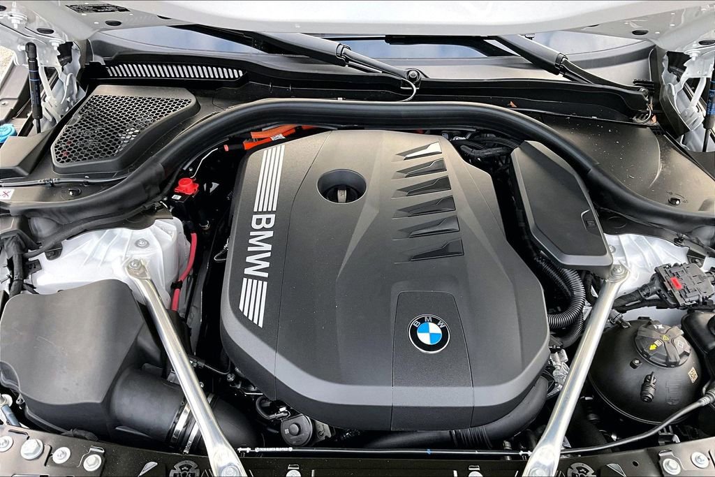 New 2026 BMW 550e xDrive image 20