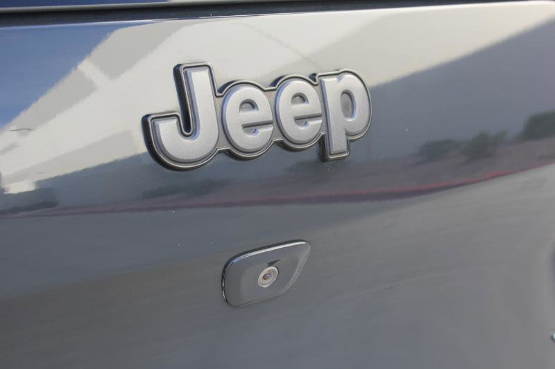 Used 2017 Jeep Cherokee Trailhawk image 22