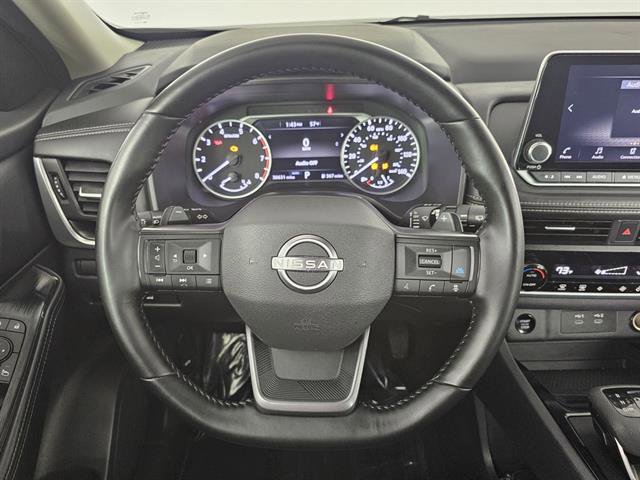 Used 2025 Nissan Rogue SV image 29