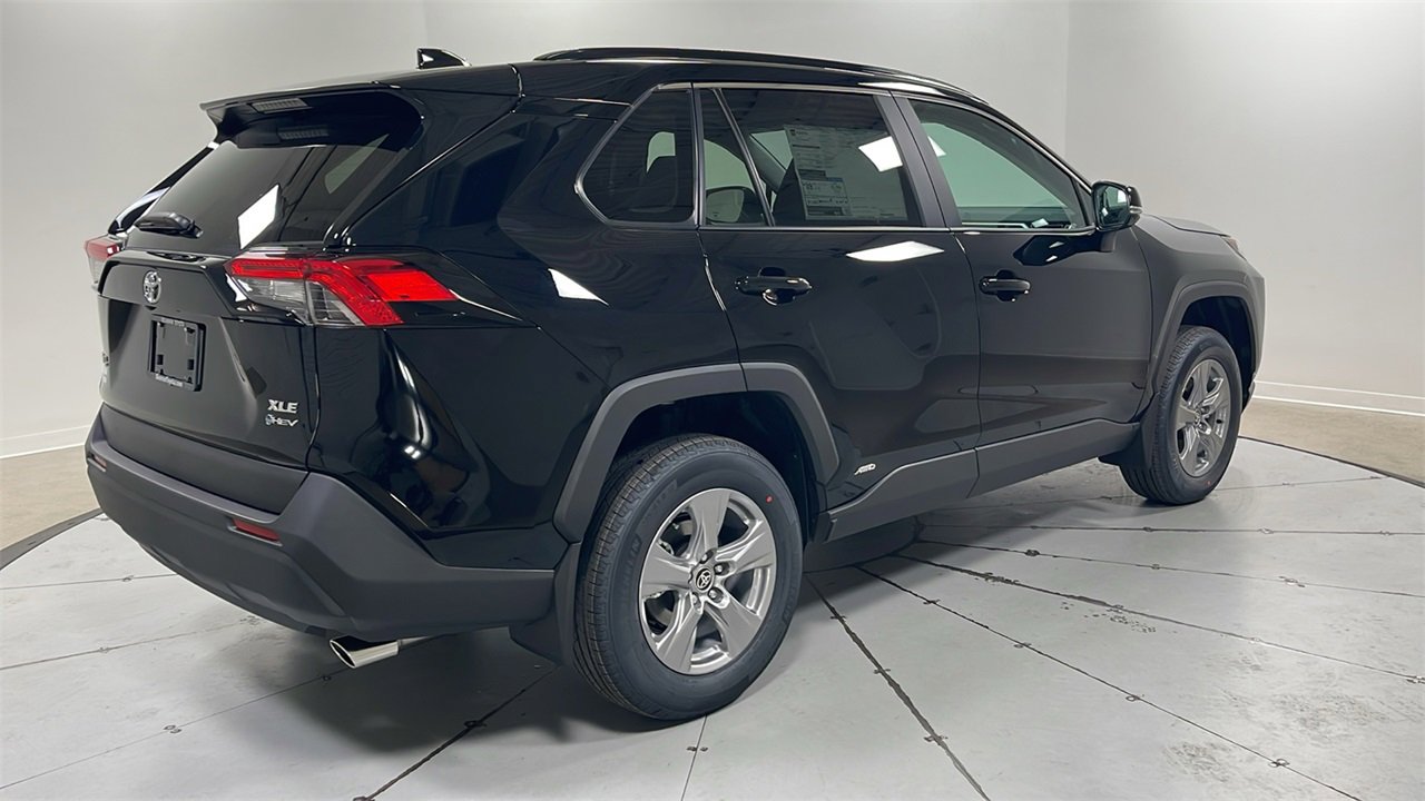 New 2025 Toyota RAV4 XLE image 5