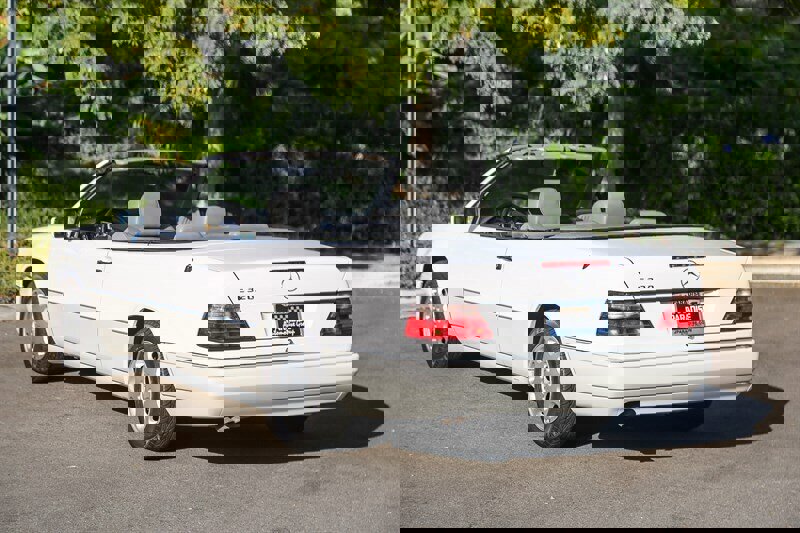 Used 1995 Mercedes-Benz E 320 Convertible image 32