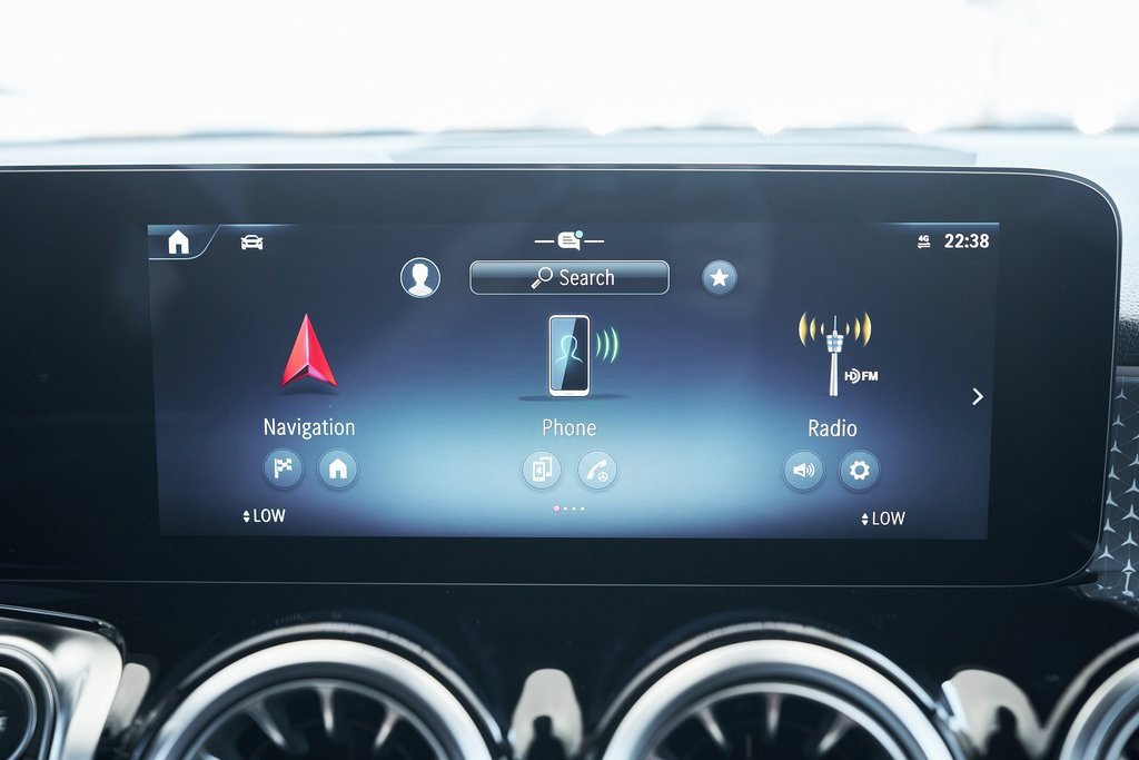 Used 2025 Mercedes-Benz GLB 250 4MATIC w/ Exclusive Package image 51