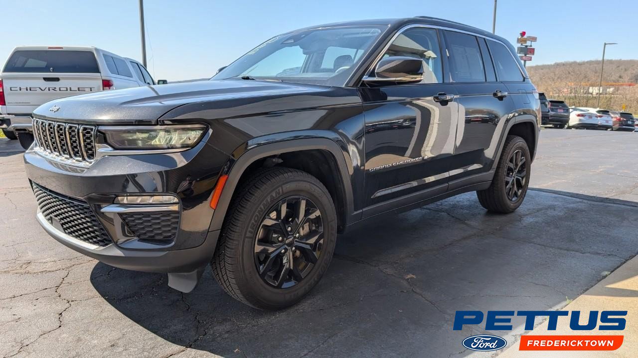 Used 2023 Jeep Grand Cherokee Limited image 1