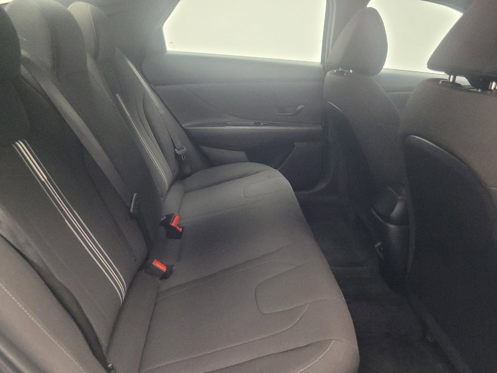 Used 2025 Hyundai Elantra Sport FWD image 19