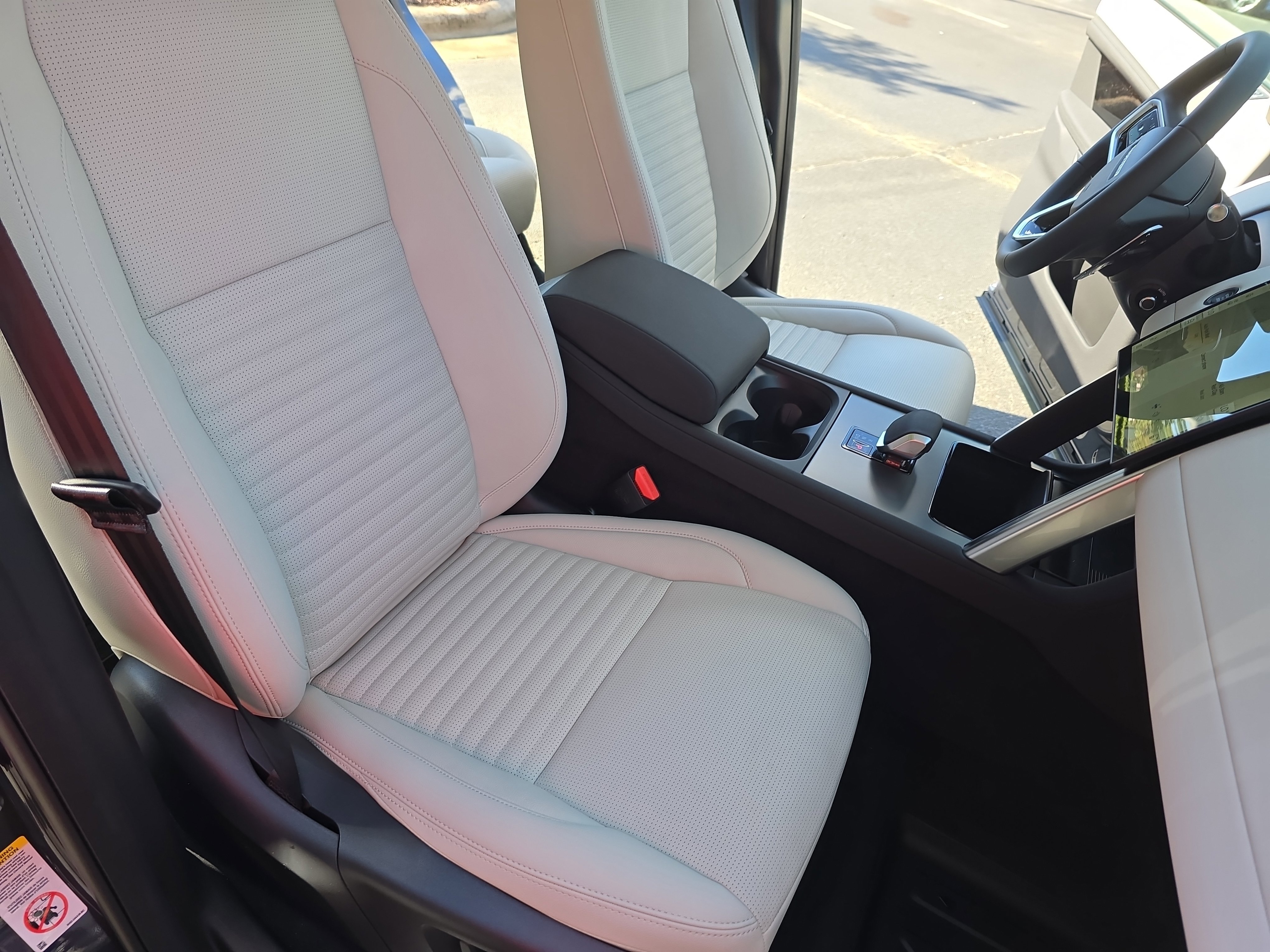 New 2025 Land Rover Discovery Sport S image 10