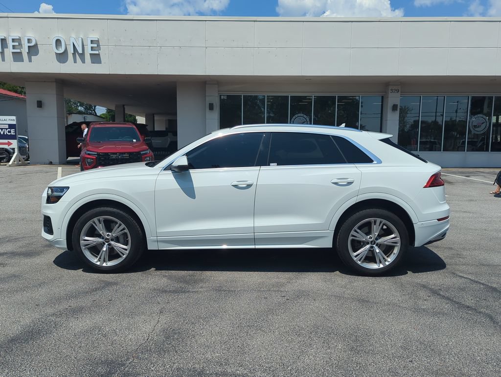 Used 2022 Audi Q8 Premium AWD/4WD image 3