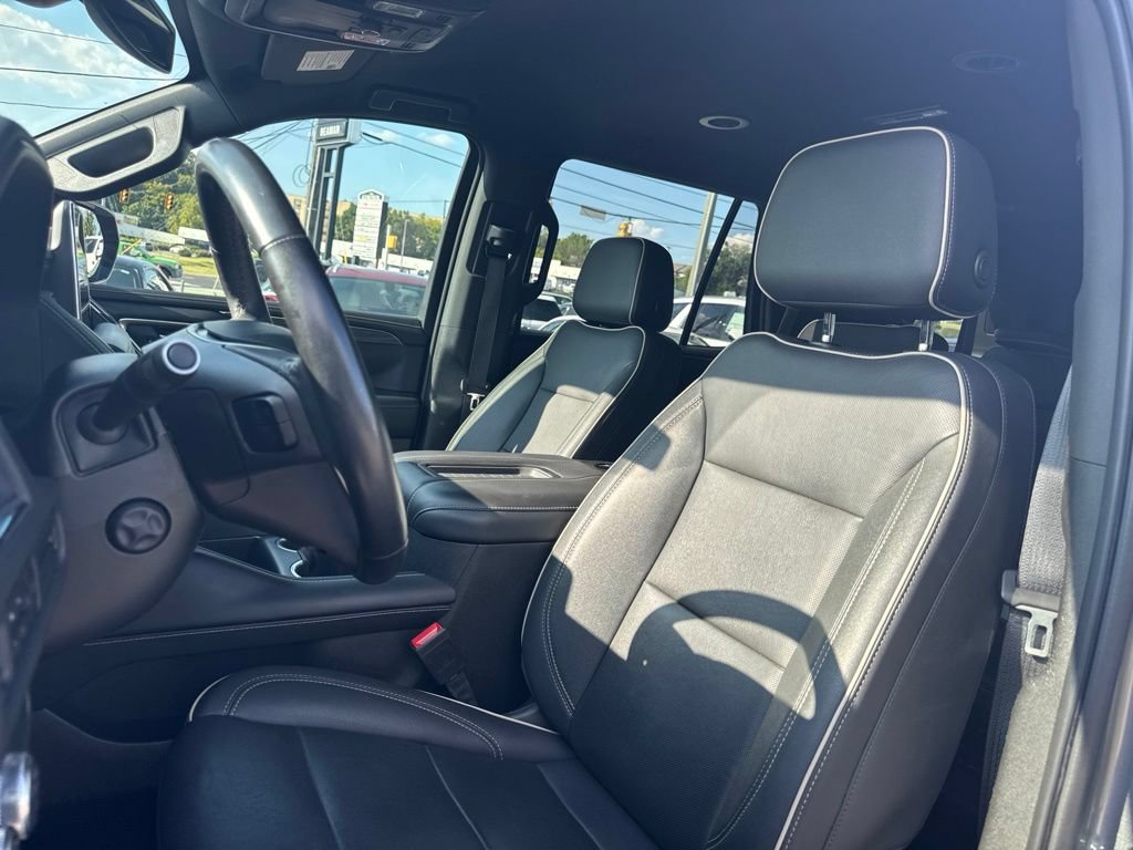 Used 2022 GMC Yukon SLT w/ SLT Luxury Package AWD/4WD image 15