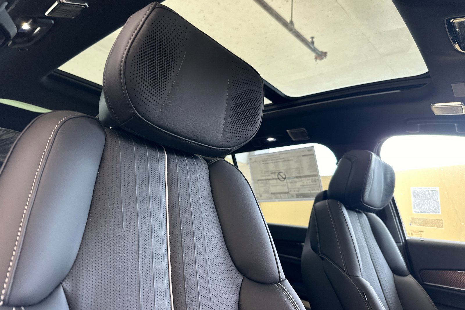 New 2026 Cadillac Vistiq Sport w/ LPO, Floor Liner Package AWD/4WD image 17