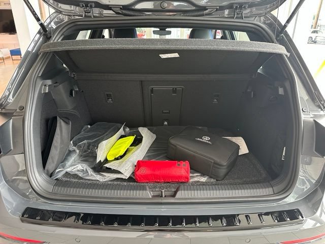 New 2026 Volkswagen Golf w/ Euro Style Package AWD/4WD image 17