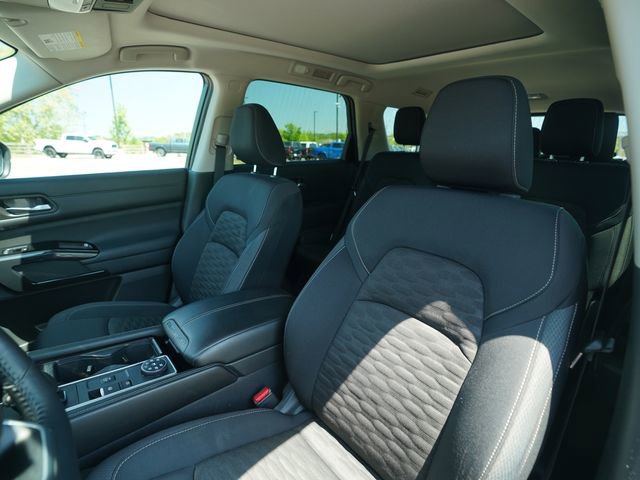 Used 2022 Nissan Pathfinder SV w/ SV Premium Package image 37