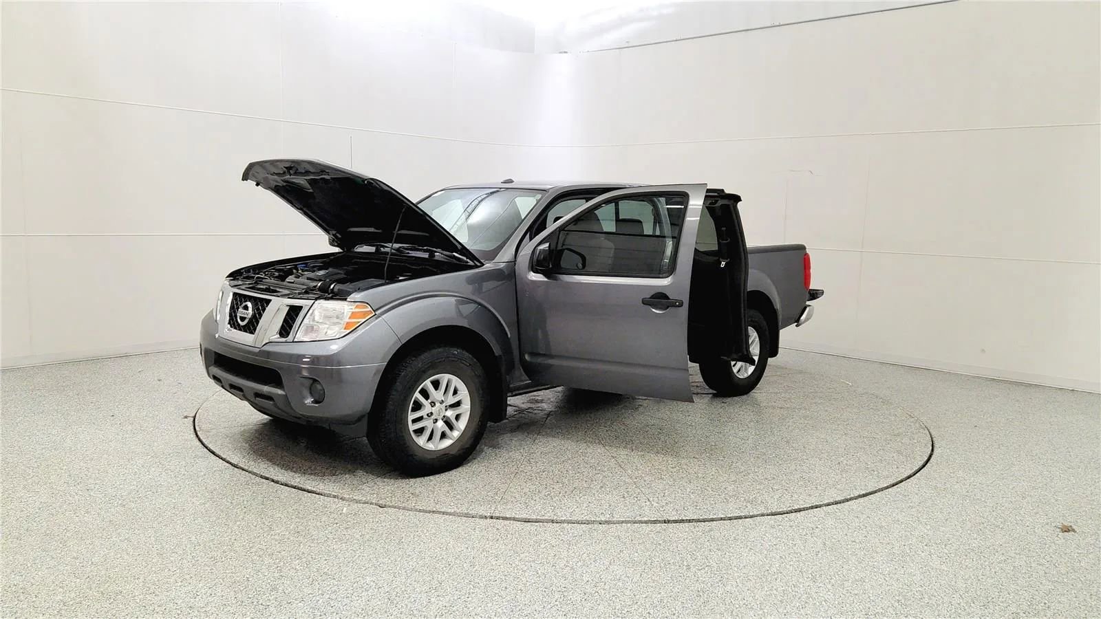 Used 2018 Nissan Frontier SV image 10