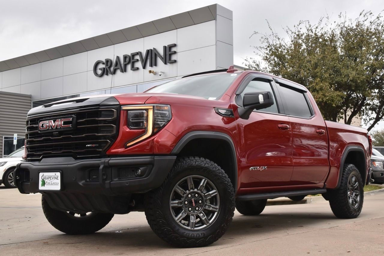 Used 2025 GMC Sierra 1500 AT4X image 2