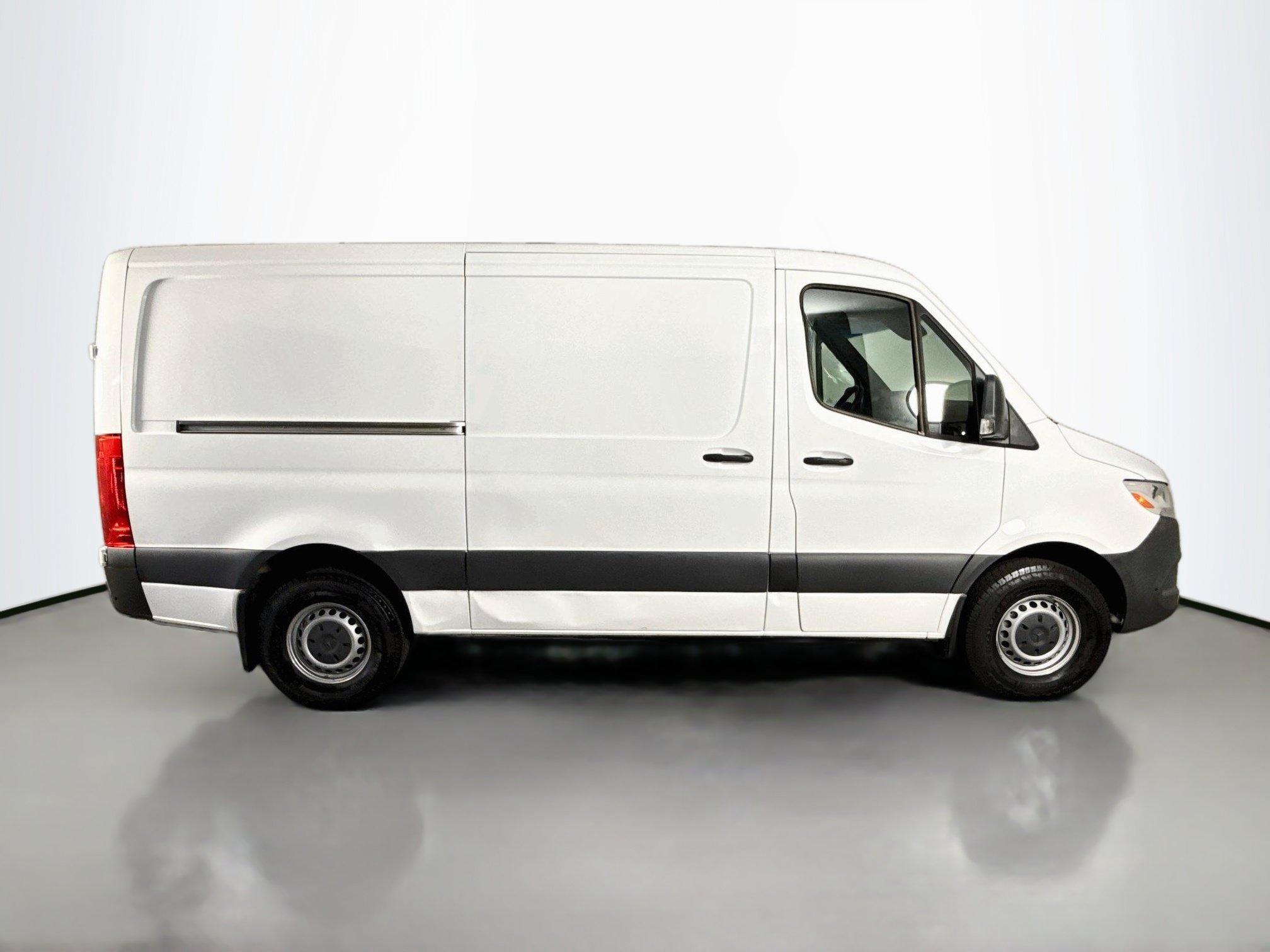 Used 2022 Mercedes-Benz Sprinter 1500 image 11