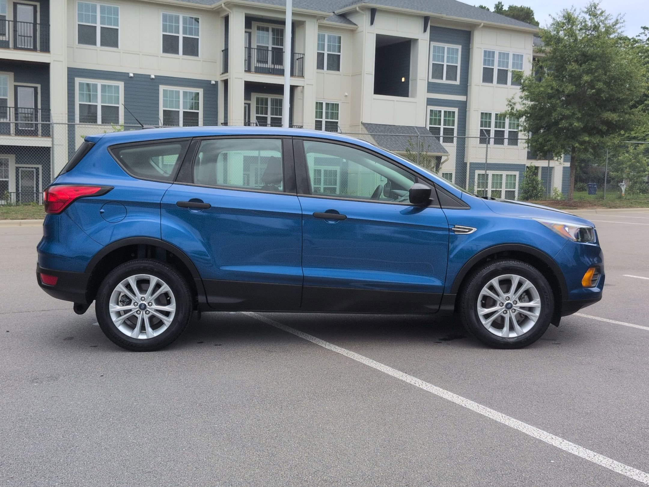 Certified 2019 Ford Escape S FWD image 3