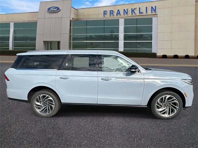 New 2025 Lincoln Navigator L Reserve image 8