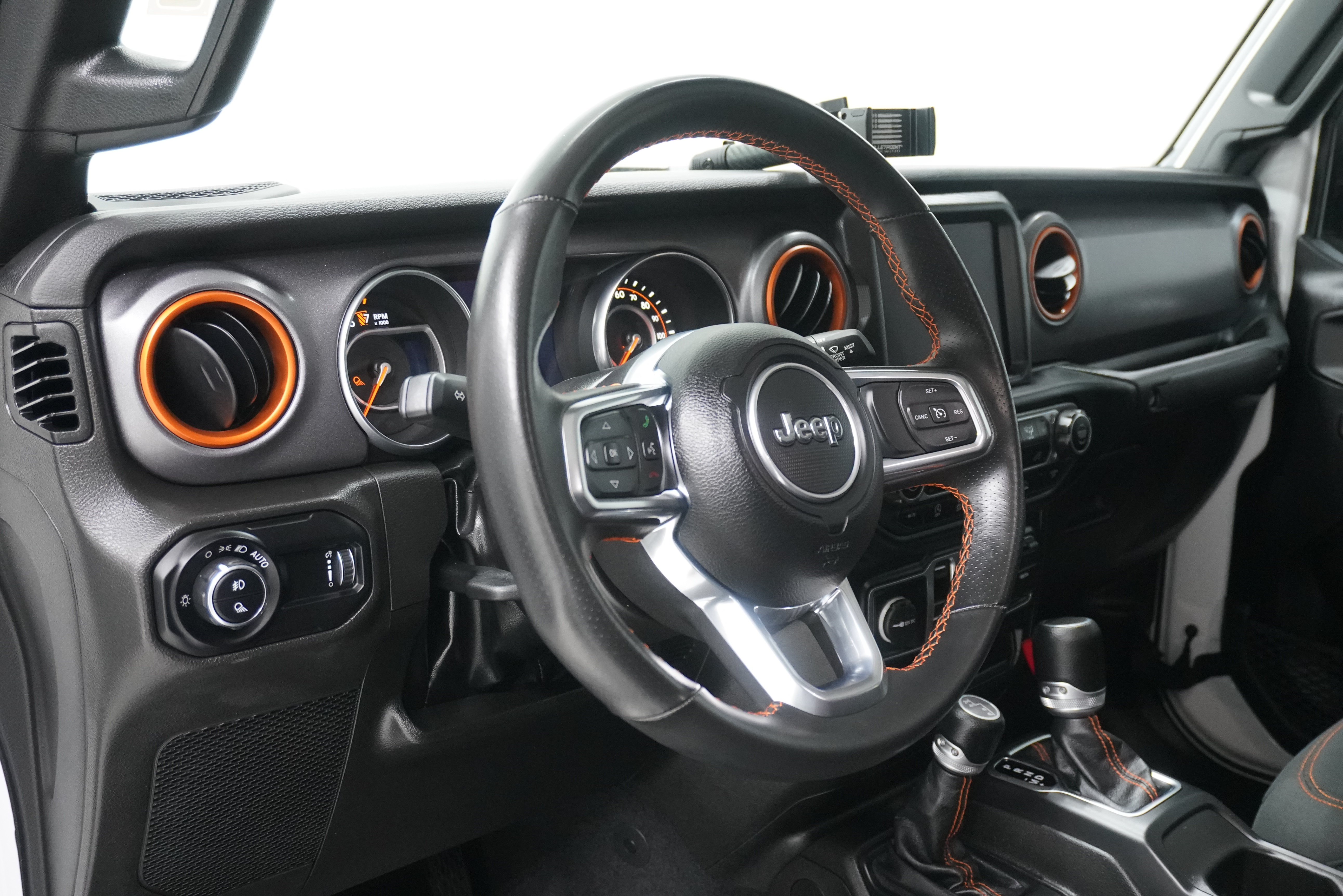Used 2023 Jeep Gladiator Mojave w/ LED Lighting Group AWD/4WD image 12