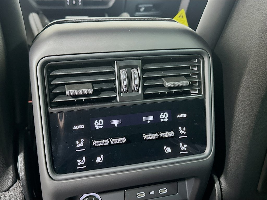 New 2026 Porsche Cayenne E-Hybrid Coupe AWD/4WD image 26