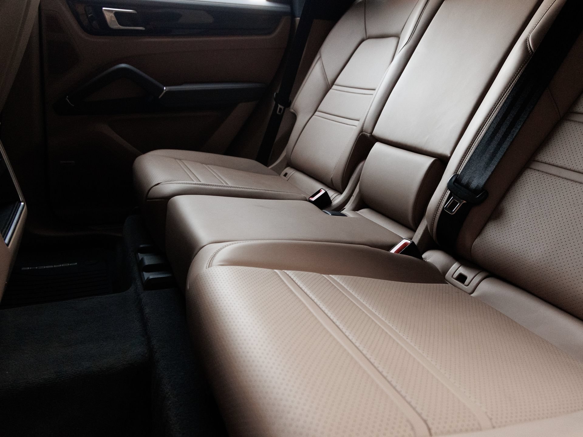 Certified 2019 Porsche Cayenne AWD/4WD image 22