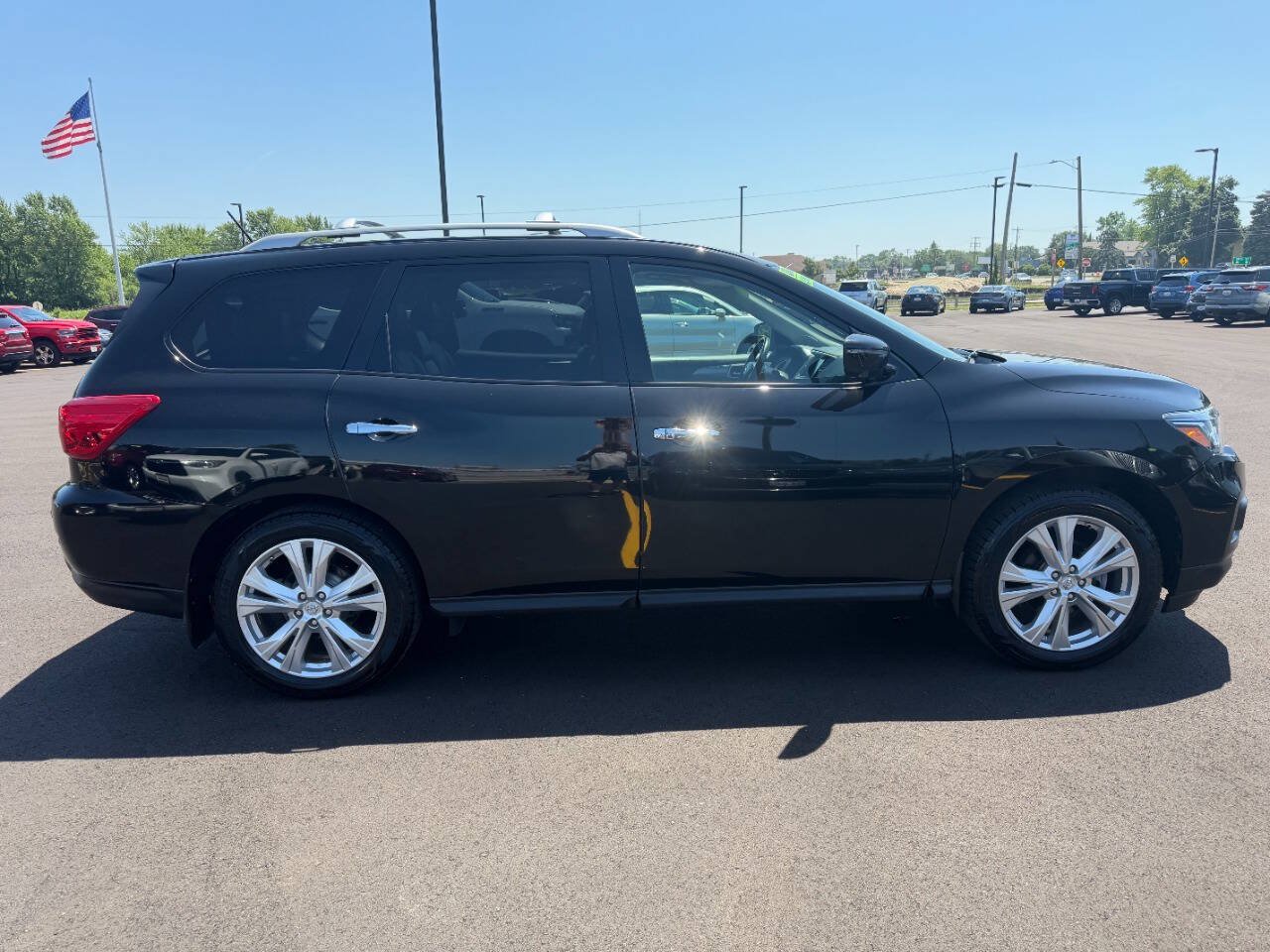 Used 2018 Nissan Pathfinder SL w/ SL Premium Package AWD/4WD image 6
