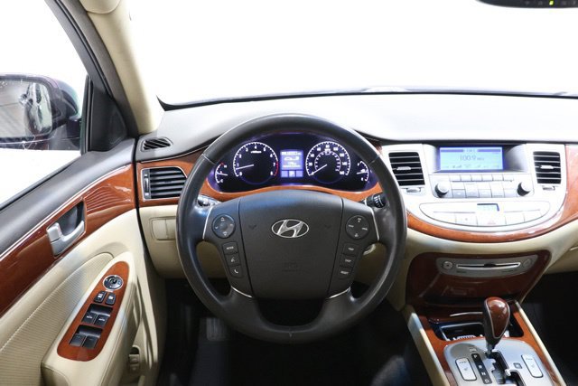 Used 2013 Hyundai Genesis 3.8 RWD image 12