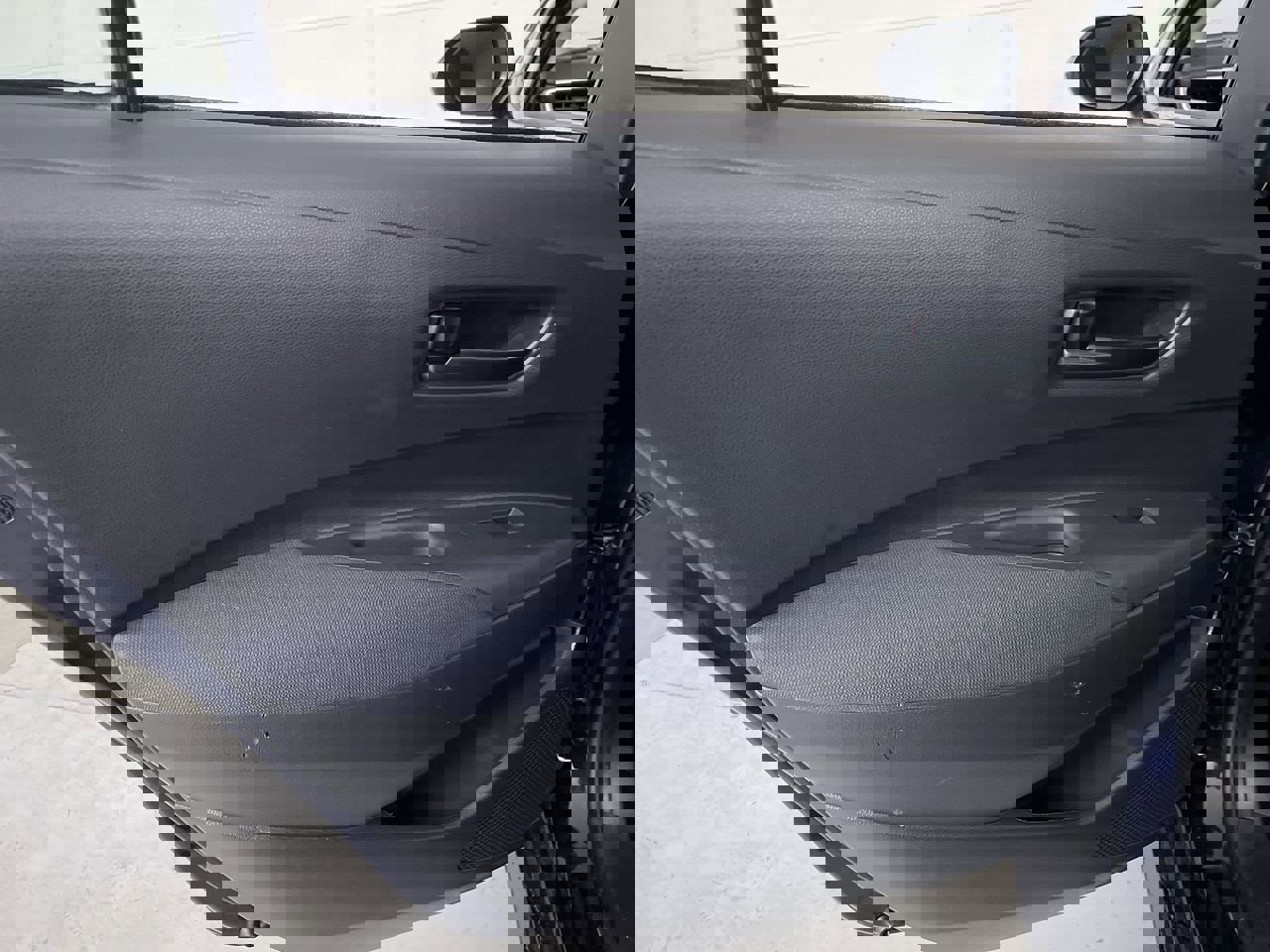 Used 2023 Toyota Corolla LE image 18