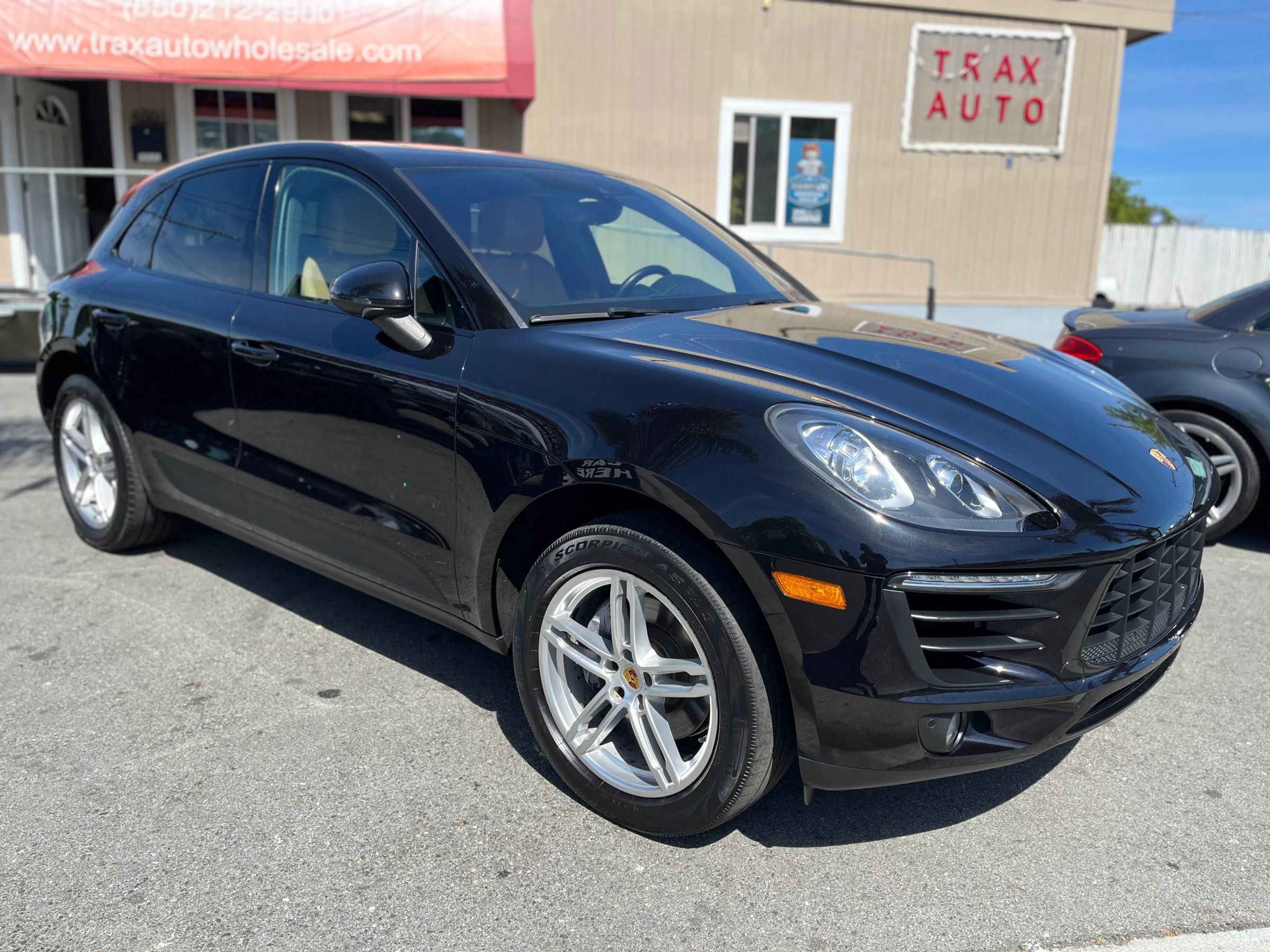 Used 2017 Porsche Macan image 1