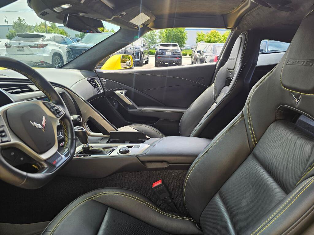 Used 2016 Chevrolet Corvette Z06 w/ 3LZ Preferred Equipment Group RWD image 19