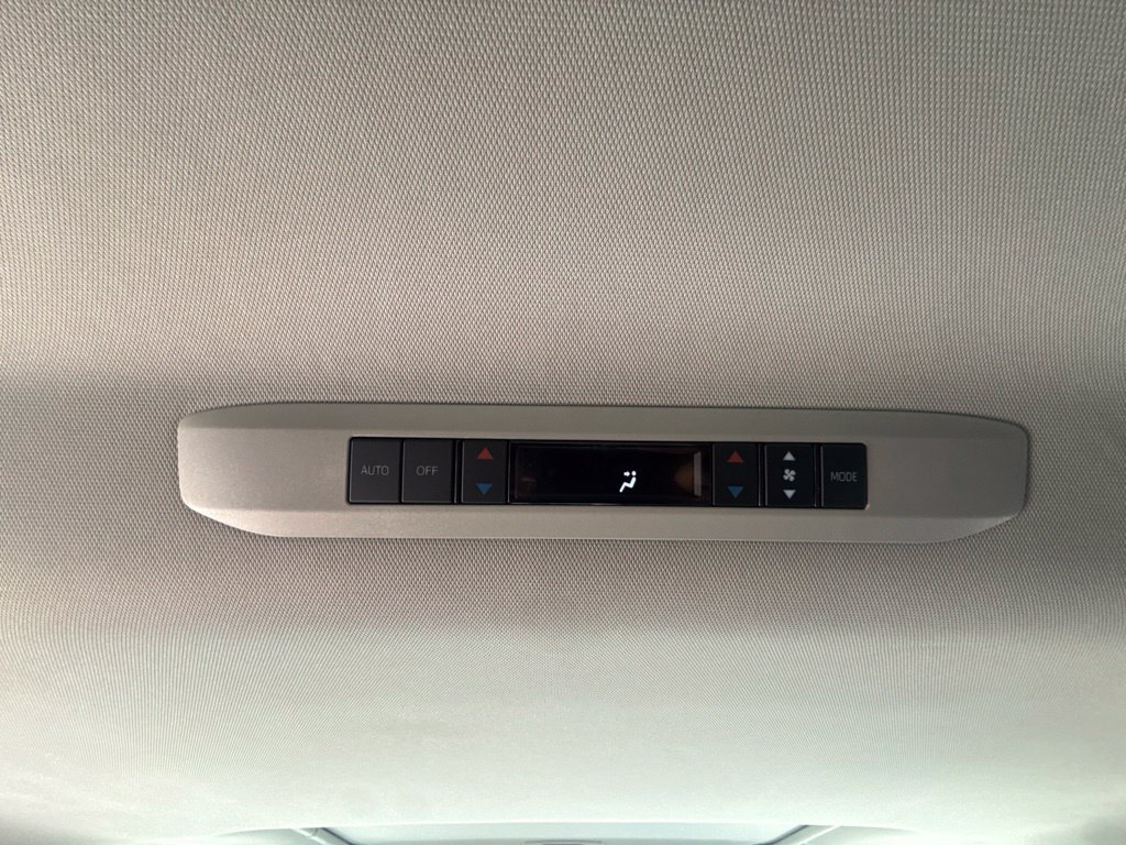 Used 2025 Toyota Sienna XLE w/ XLE Plus Package AWD/4WD image 20