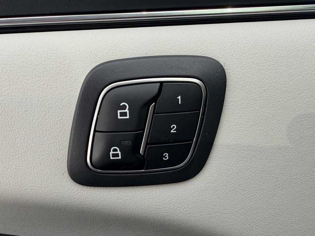 Used 2021 Ford Mustang Mach-E Premium image 20