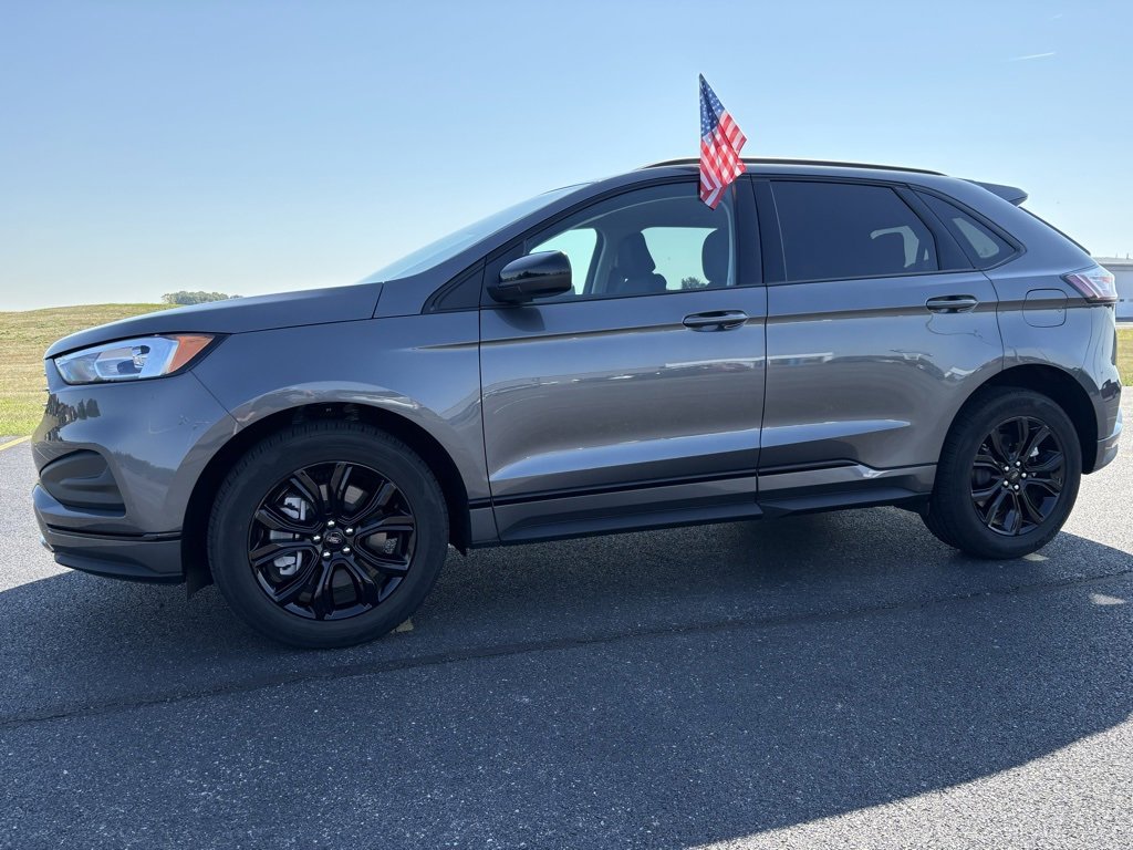 Used 2024 Ford Edge SE w/ Black Appearance Package image 1