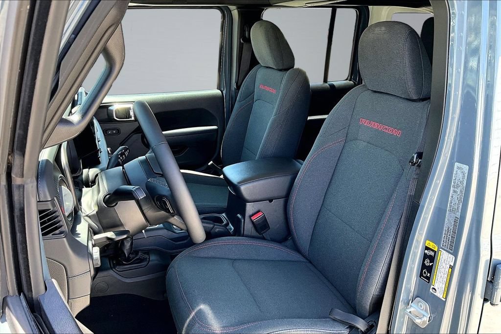 Certified 2025 Jeep Wrangler Unlimited Rubicon w/ Convenience Group AWD/4WD image 3