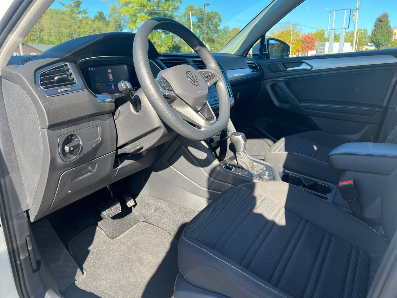 Used 2022 Volkswagen Tiguan S image 15