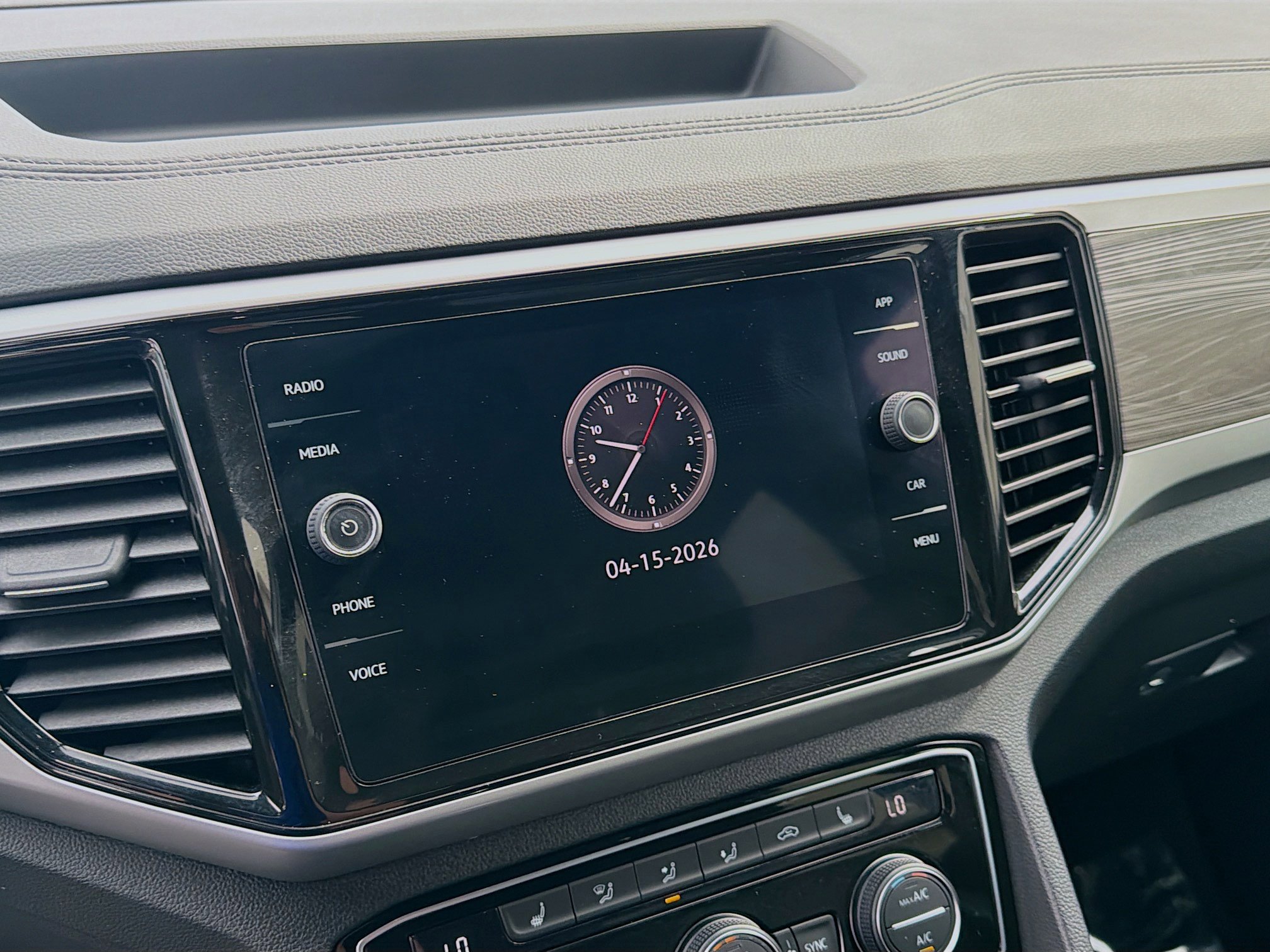 Certified 2022 Volkswagen Atlas Cross Sport SE image 12