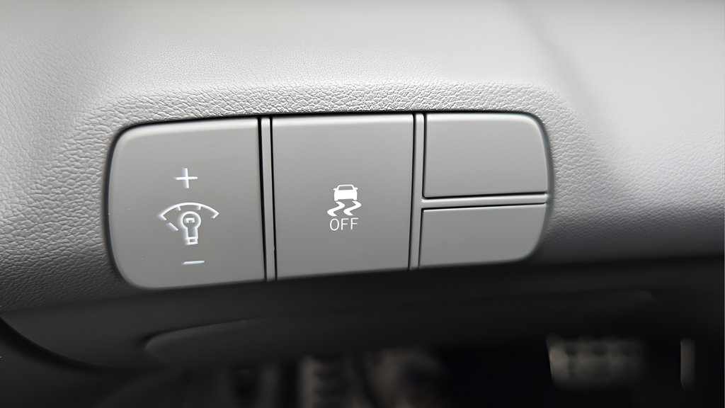 Certified 2026 Hyundai Elantra Sport FWD image 10