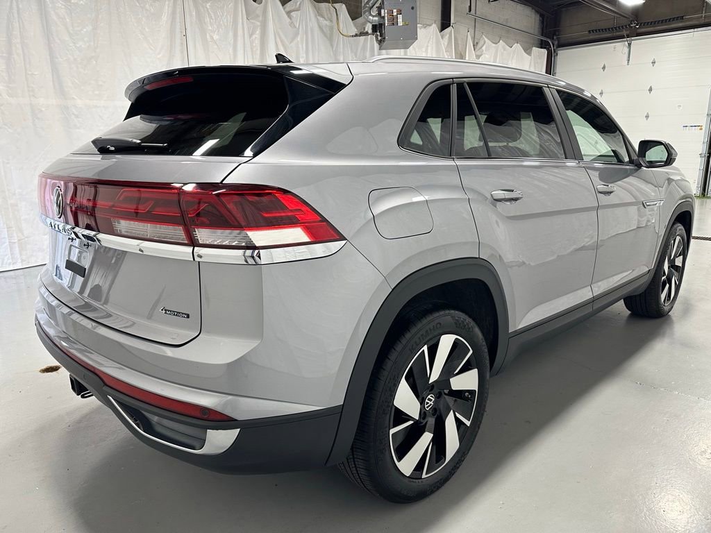 Used 2025 Volkswagen Atlas Cross Sport SE image 7