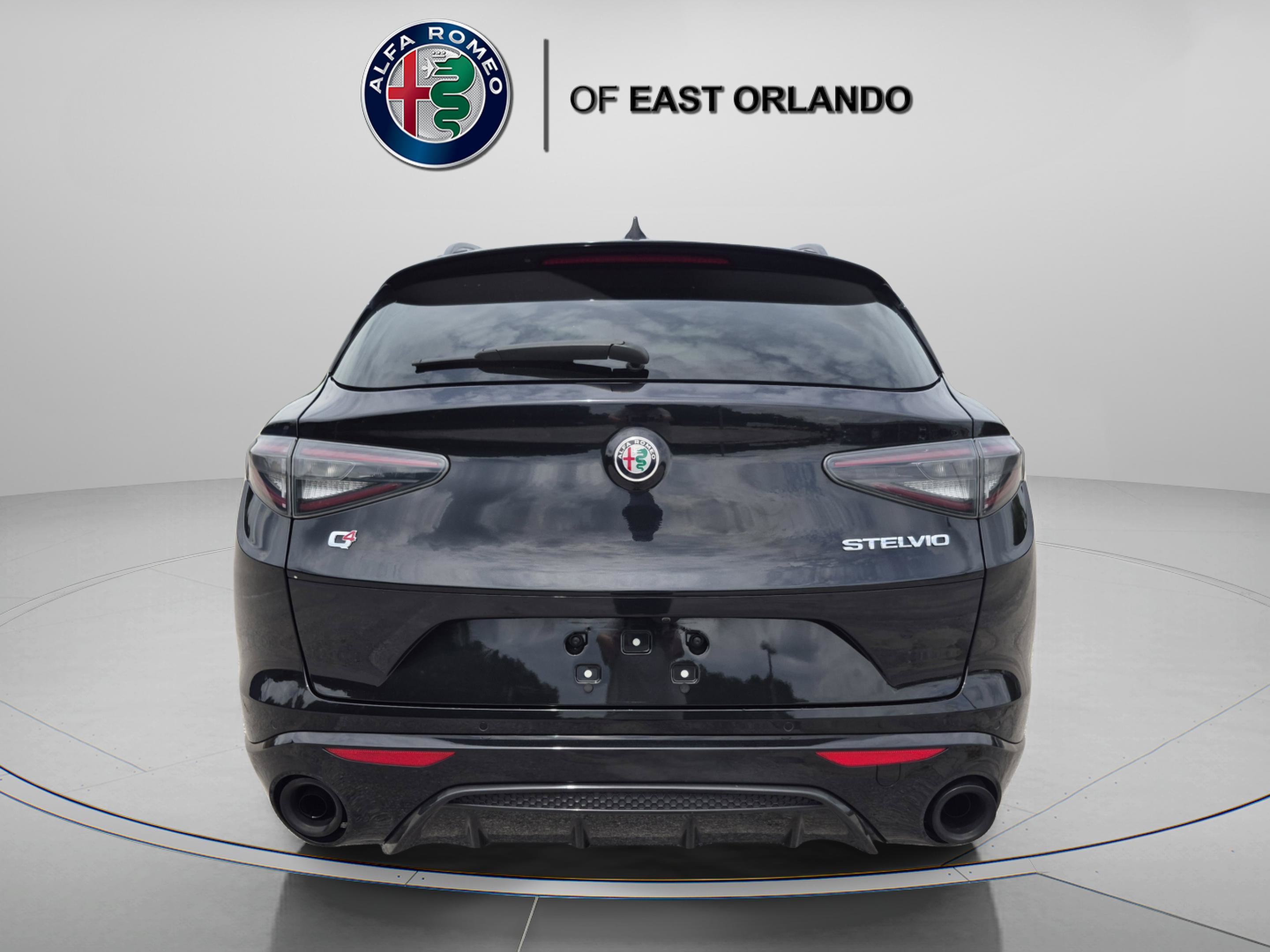 Used 2024 Alfa Romeo Stelvio Veloce AWD/4WD image 6